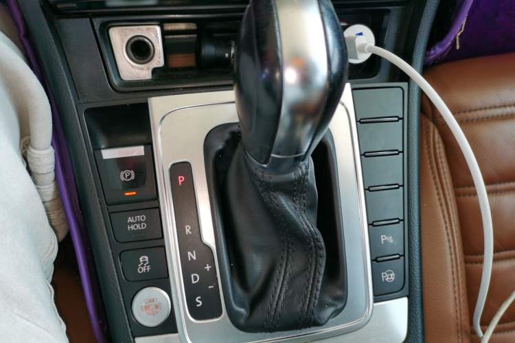 Used Volkswagen FAW-Volkswagen CC 2012 2.0 TSI Ultimate Edition Gear Lever