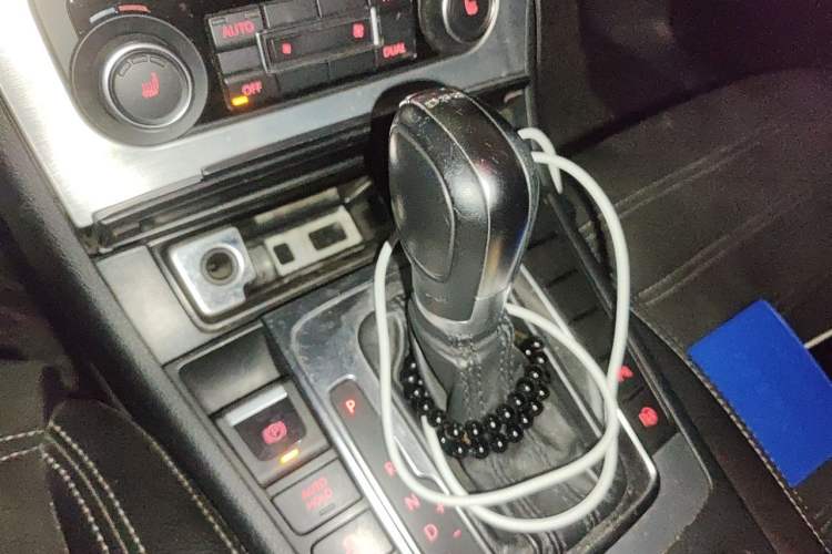 Used Volkswagen FAW-Volkswagen CC 2012 1.8TSI Luxury Model Gear Lever