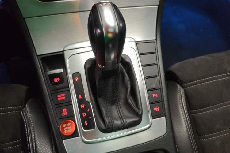 Used Volkswagen FAW-Volkswagen CC 2012 2.0 TSI Luxury Model Gear Lever