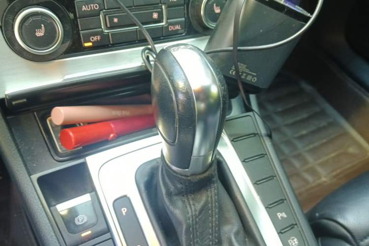 Used Volkswagen FAW-Volkswagen CC 2012 1.8TSI Elite Edition Gear Lever
