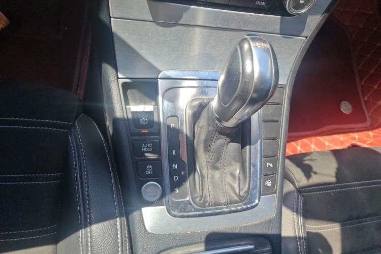 Used Volkswagen FAW-Volkswagen CC 2012 1.8TSI Luxury Model Gear Lever