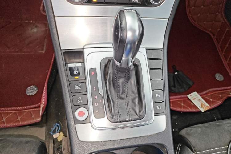Used Volkswagen FAW-Volkswagen CC 2012 1.8TSI Luxury Model Gear Lever