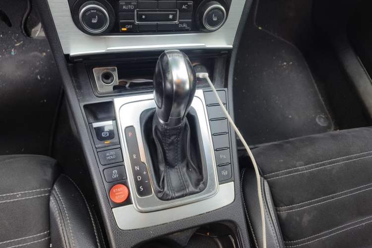 Used Volkswagen FAW-Volkswagen CC 2012 2.0 TSI Ultimate Edition Gear Lever
