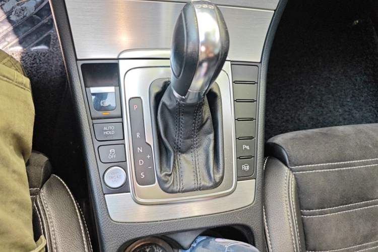 Used Volkswagen FAW-Volkswagen CC 2012 1.8TSI Luxury Model Gear Lever