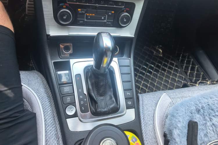 Used Volkswagen FAW-Volkswagen CC 2012 1.8TSI Prestige Model Gear Lever