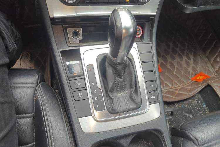 Used Volkswagen FAW-Volkswagen CC 2012 1.8TSI Elite Edition Gear Lever