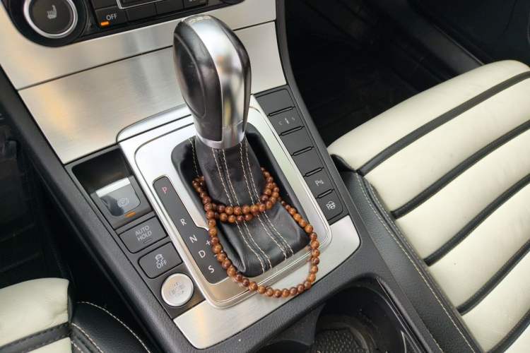 Used Volkswagen FAW-Volkswagen CC 2012 3.0 FSI V6 Gear Lever