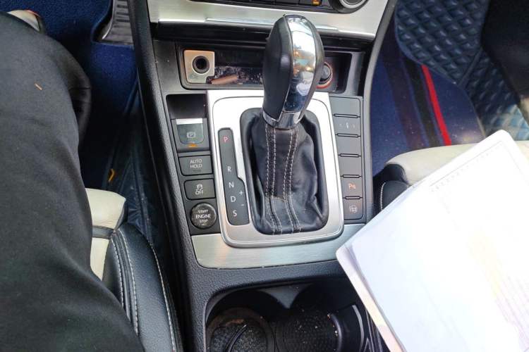 Used Volkswagen FAW-Volkswagen CC 2012 3.0 FSI V6 Gear Lever