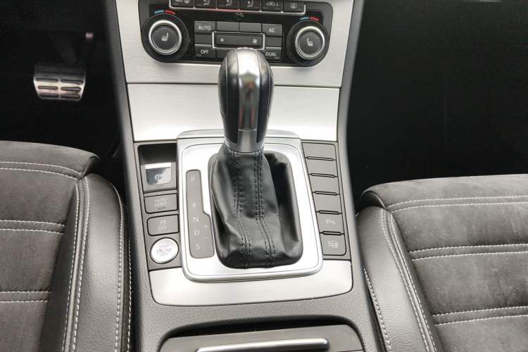 Used Volkswagen FAW-Volkswagen CC 2012 1.8TSI Luxury Model Gear Lever