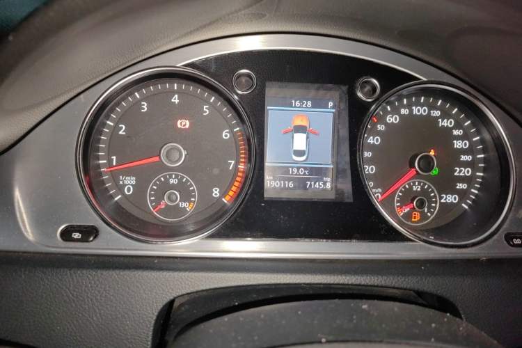 Used Volkswagen FAW-Volkswagen CC 2012 2.0 TSI Luxury Model Instrument Cluster
