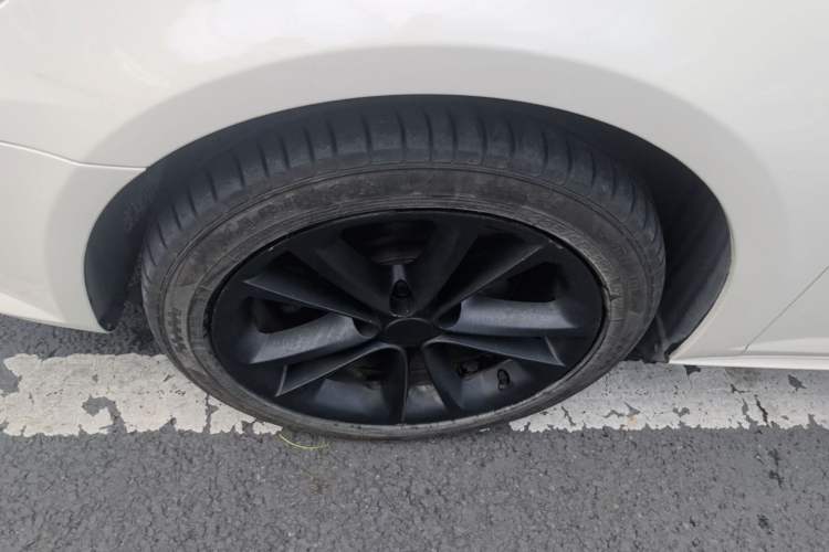 Used Volkswagen FAW-Volkswagen CC 2012 1.8TSI Prestige Model Left Front Wheel Hub