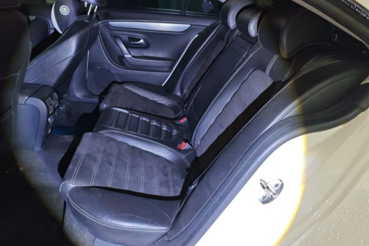 Used Volkswagen FAW-Volkswagen CC 2012 2.0 TSI Luxury Model Left Rear Seat