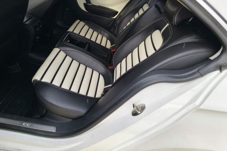Used Volkswagen FAW-Volkswagen CC 2012 3.0 FSI V6 Left Rear Seat