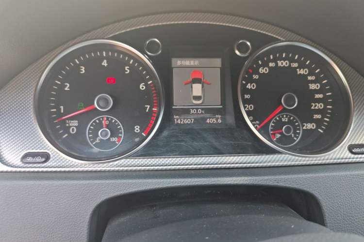 Used Volkswagen FAW-Volkswagen CC 2012 3.0 FSI V6 Odometer Close Up