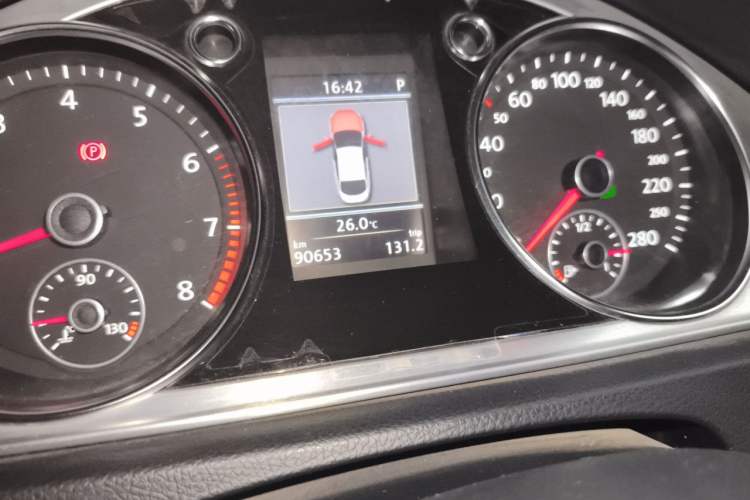 Used Volkswagen FAW-Volkswagen CC 2012 2.0 TSI Luxury Model Odometer Close Up