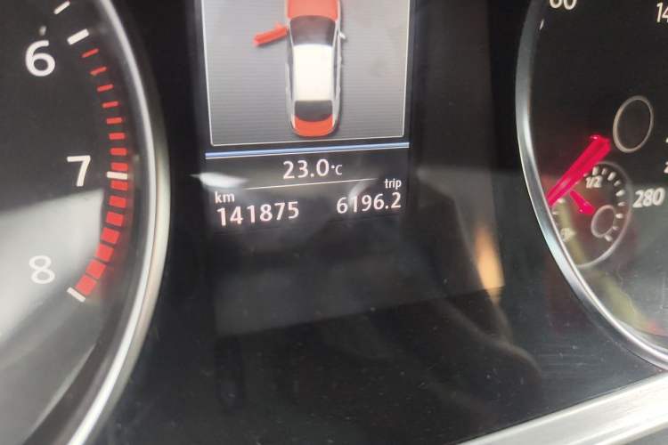 Used Volkswagen FAW-Volkswagen CC 2012 1.8TSI Luxury Model Odometer Close Up