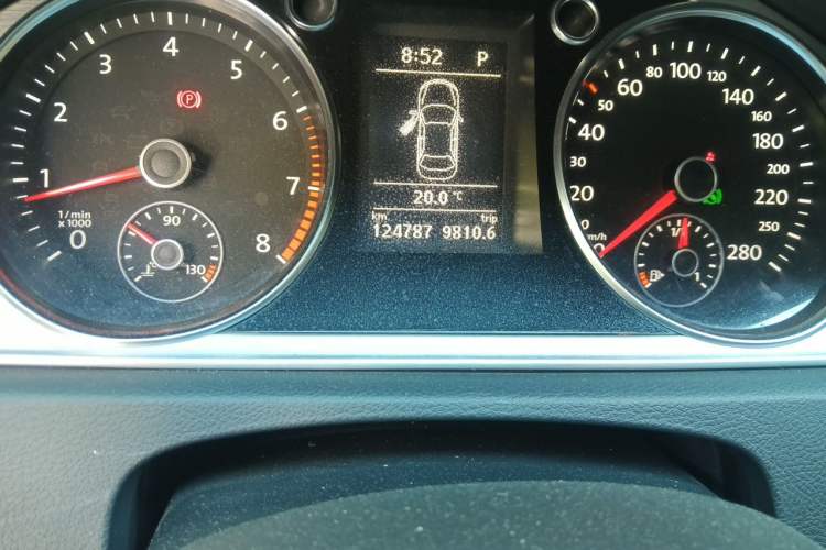 Used Volkswagen FAW-Volkswagen CC 2012 1.8TSI Elite Edition Odometer Close Up