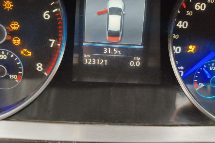 Used Volkswagen FAW-Volkswagen CC 2012 2.0 TSI Ultimate Edition Odometer Close Up