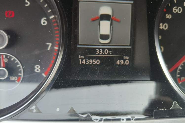 Used Volkswagen FAW-Volkswagen CC 2012 2.0 TSI Ultimate Edition Odometer Close Up