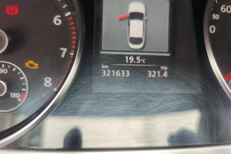 Used Volkswagen FAW-Volkswagen CC 2012 2.0 TSI Ultimate Edition Odometer Close Up