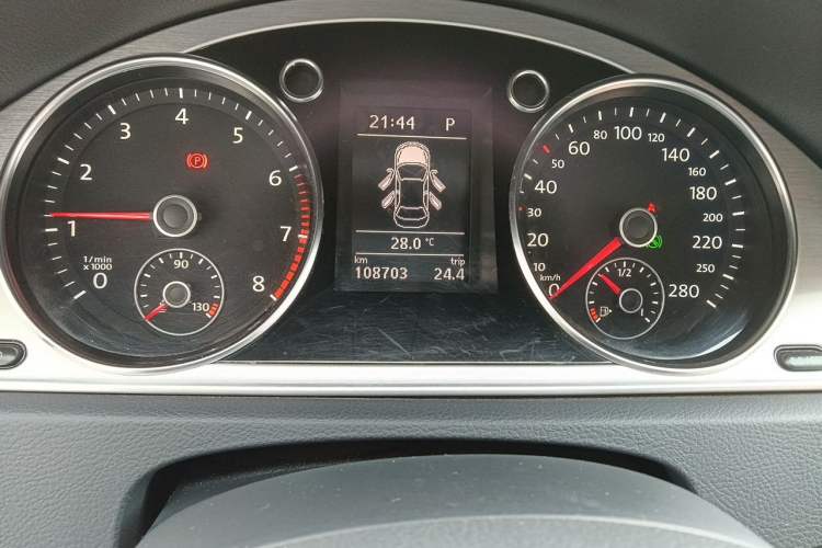 Used Volkswagen FAW-Volkswagen CC 2012 1.8TSI Elite Edition Odometer Close Up
