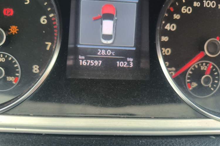 Used Volkswagen FAW-Volkswagen CC 2012 2.0 TSI Ultimate Edition Odometer Close Up