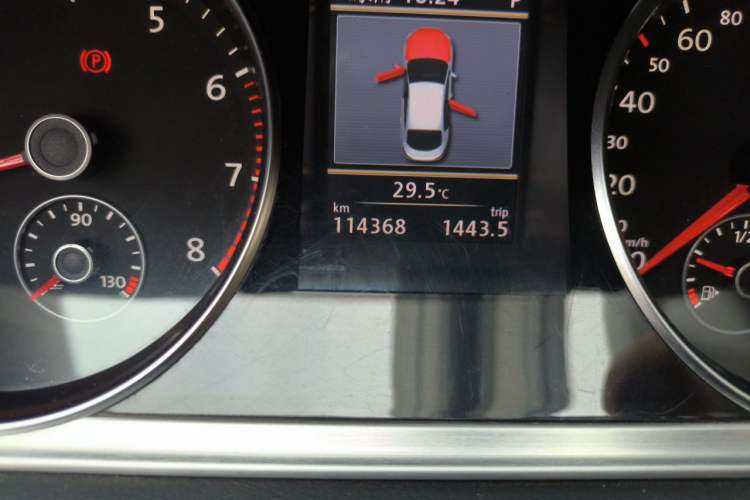 Used Volkswagen FAW-Volkswagen CC 2012 2.0 TSI Luxury Model Odometer Close Up