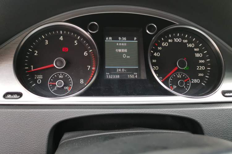 Used Volkswagen FAW-Volkswagen CC 2012 2.0 TSI Luxury Model Odometer Close Up