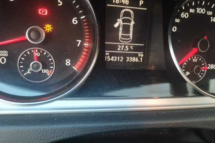 Used Volkswagen FAW-Volkswagen CC 2012 1.8TSI Prestige Model Odometer Close Up