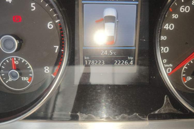 Used Volkswagen FAW-Volkswagen CC 2012 1.8TSI Luxury Model Odometer Close Up