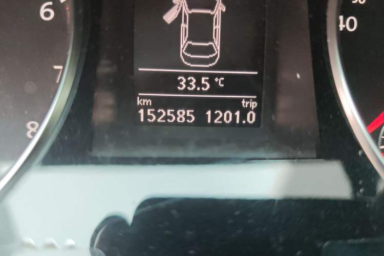 Used Volkswagen FAW-Volkswagen CC 2012 1.8TSI Elite Edition Odometer Close Up