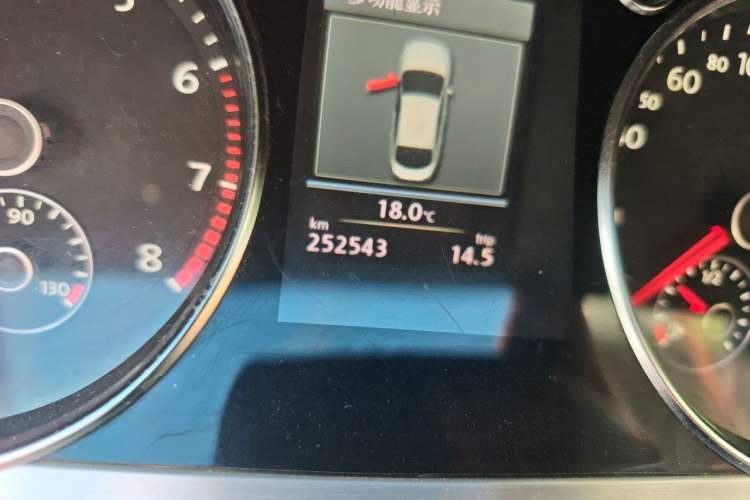 Used Volkswagen FAW-Volkswagen CC 2012 1.8TSI Luxury Model Odometer Close Up