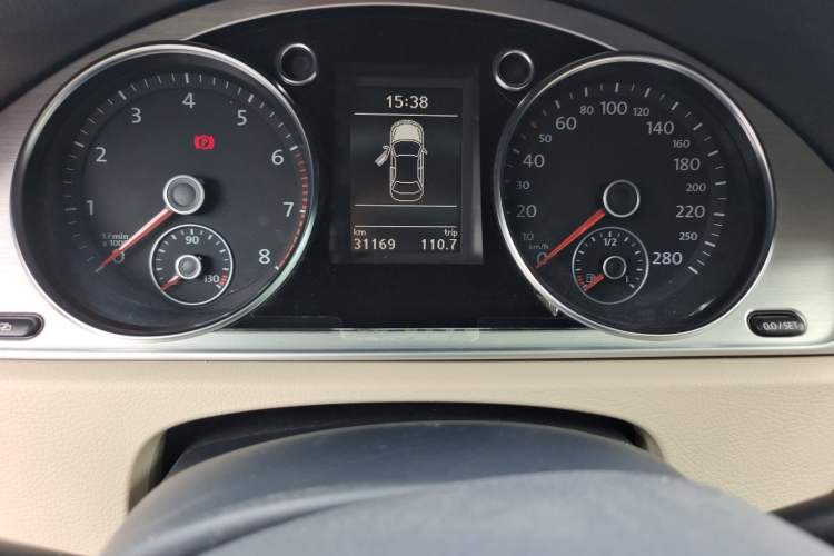 Used Volkswagen FAW-Volkswagen CC 2012 1.8TSI Prestige Model Odometer Close Up