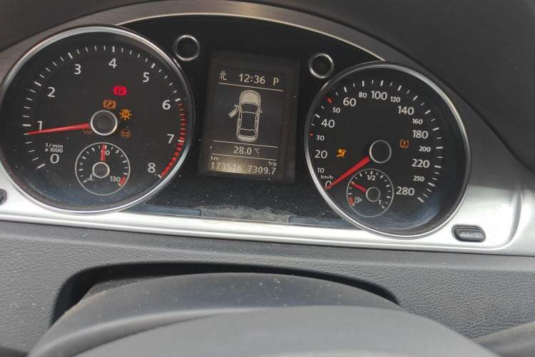 Used Volkswagen FAW-Volkswagen CC 2012 1.8TSI Elite Edition Odometer Close Up