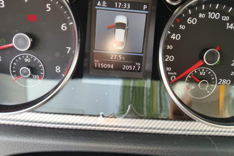 Used Volkswagen FAW-Volkswagen CC 2012 3.0 FSI V6 Odometer Close Up