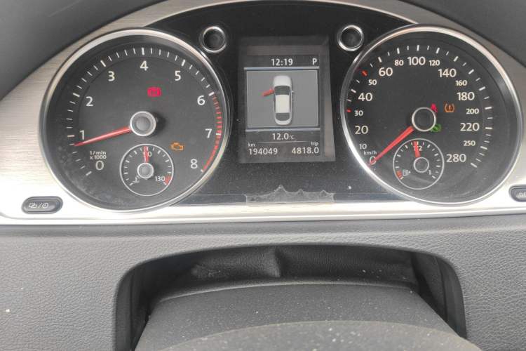 Used Volkswagen FAW-Volkswagen CC 2012 1.8TSI Luxury Model Odometer Close Up