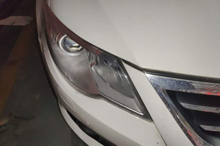 Used Volkswagen FAW-Volkswagen CC 2012 1.8TSI Luxury Model Right Front Headlight