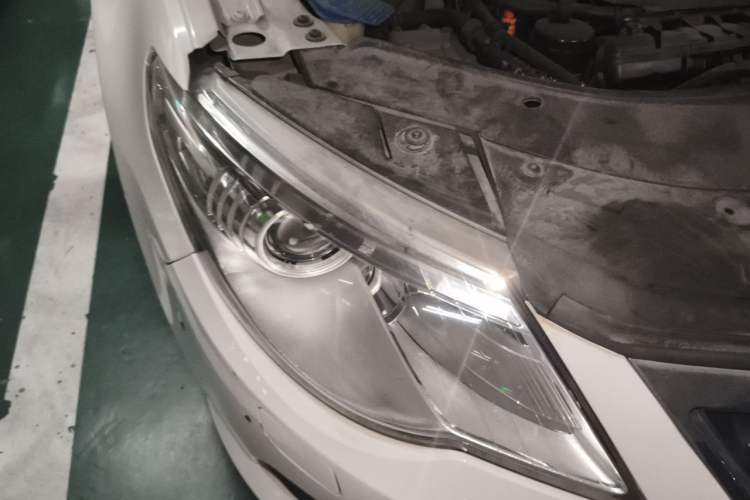 Used Volkswagen FAW-Volkswagen CC 2012 2.0 TSI Luxury Model Right Front Headlight