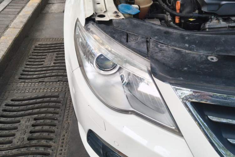 Used Volkswagen FAW-Volkswagen CC 2012 2.0 TSI Luxury Model Right Front Headlight