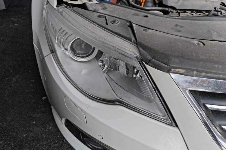 Used Volkswagen FAW-Volkswagen CC 2012 1.8TSI Luxury Model Right Front Headlight