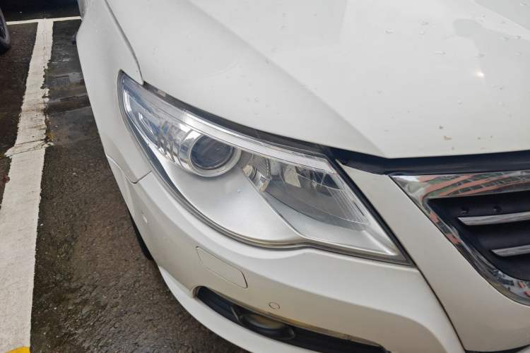 Used Volkswagen FAW-Volkswagen CC 2012 1.8TSI Luxury Model Right Front Headlight