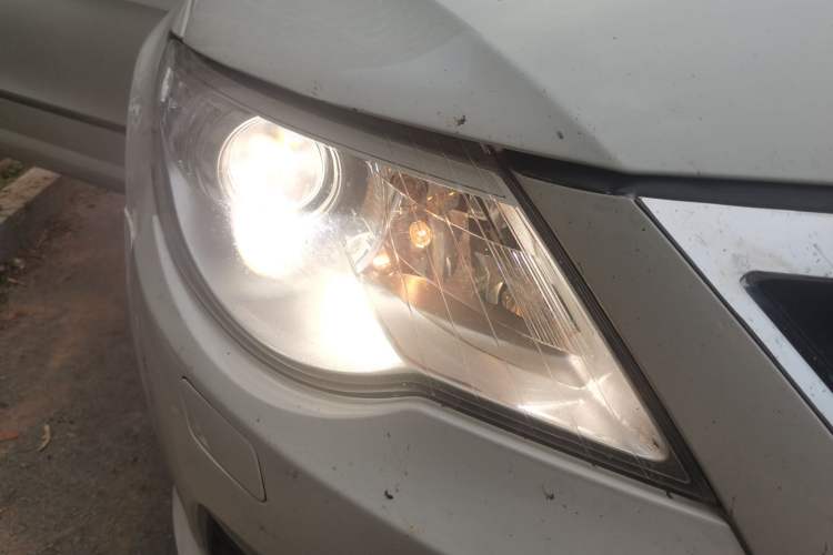 Used Volkswagen FAW-Volkswagen CC 2012 1.8TSI Prestige Model Right Front Headlight