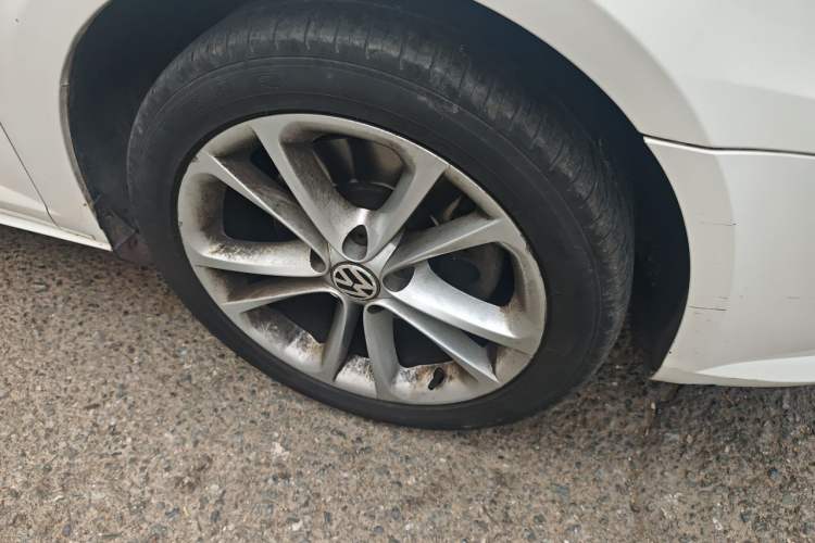 Used Volkswagen FAW-Volkswagen CC 2012 1.8TSI Luxury Model Right Front Wheel Hub