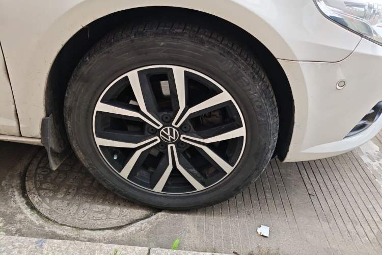 Used Volkswagen FAW-Volkswagen CC 2012 2.0 TSI Ultimate Edition Right Front Wheel Hub