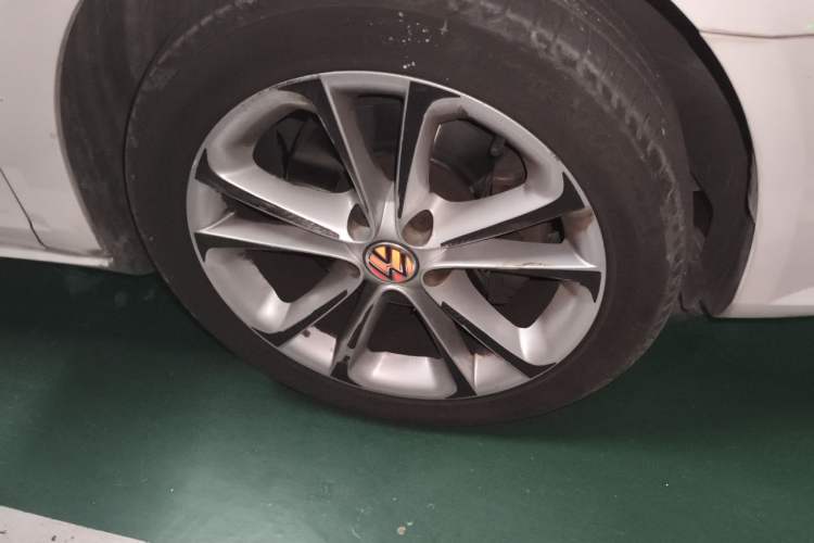 Used Volkswagen FAW-Volkswagen CC 2012 2.0 TSI Luxury Model Right Front Wheel Hub