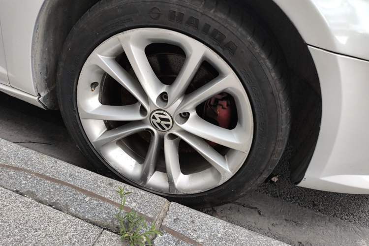 Used Volkswagen FAW-Volkswagen CC 2012 1.8TSI Prestige Model Right Front Wheel Hub