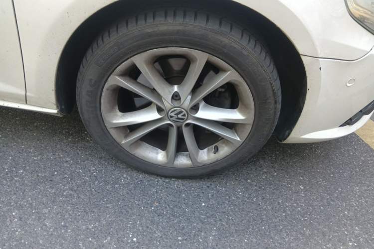 Used Volkswagen FAW-Volkswagen CC 2012 1.8TSI Elite Edition Right Front Wheel Hub