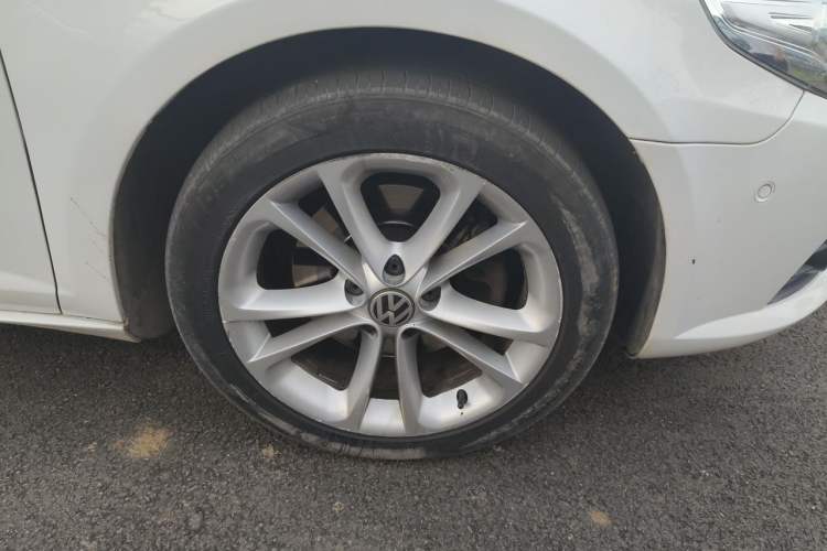 Used Volkswagen FAW-Volkswagen CC 2012 2.0 TSI Ultimate Edition Right Front Wheel Hub