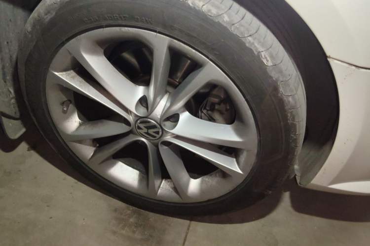 Used Volkswagen FAW-Volkswagen CC 2012 1.8TSI Prestige Model Right Front Wheel Hub
