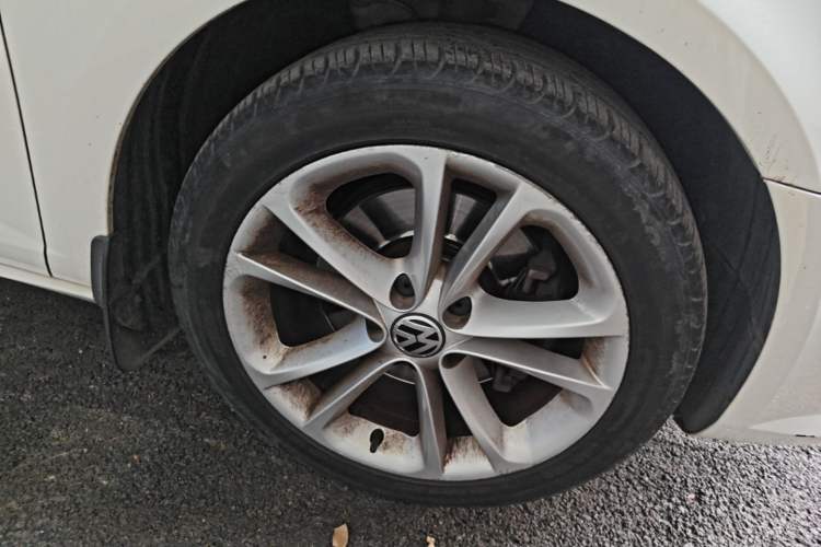 Used Volkswagen FAW-Volkswagen CC 2012 1.8TSI Luxury Model Right Front Wheel Hub